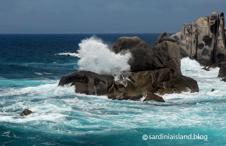 The waves in Capo Testa