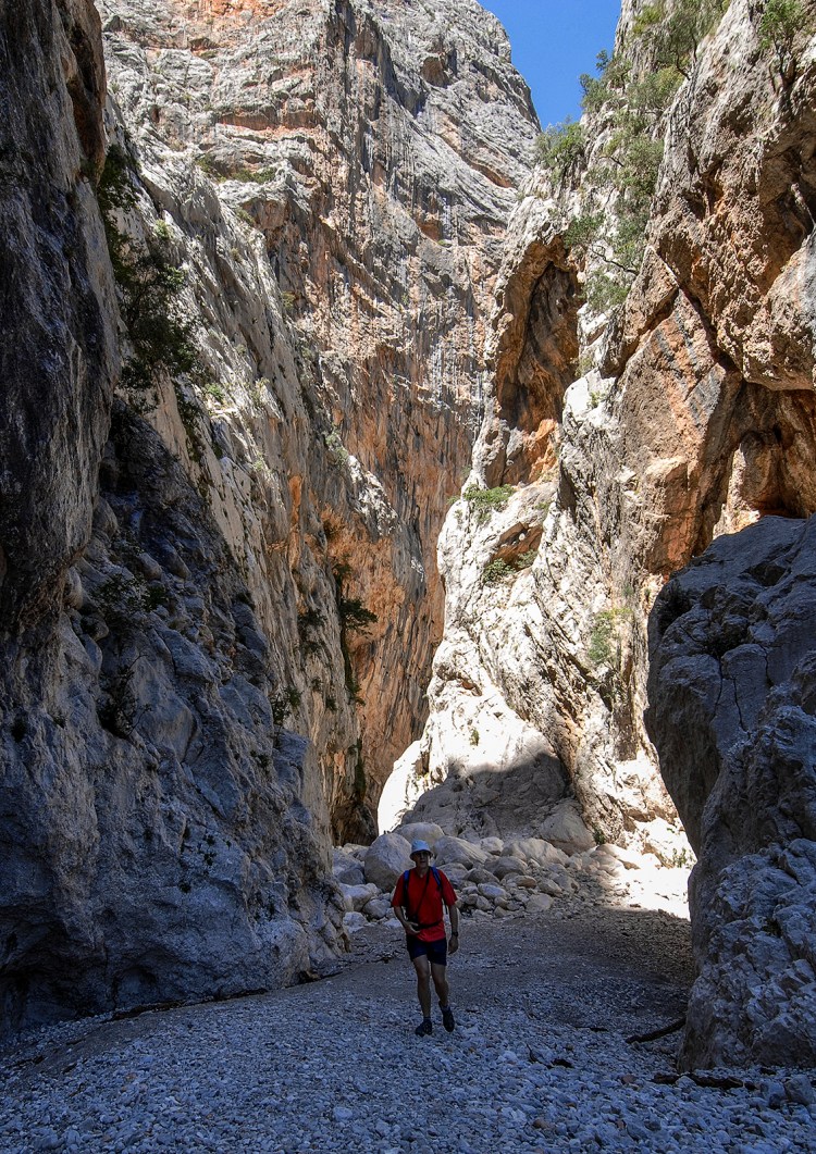 The two limestone walls